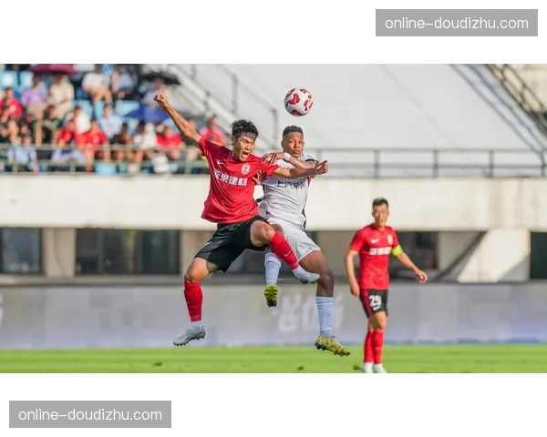 上海海港传中成功率仅9.5% 边路进攻效率严重不足